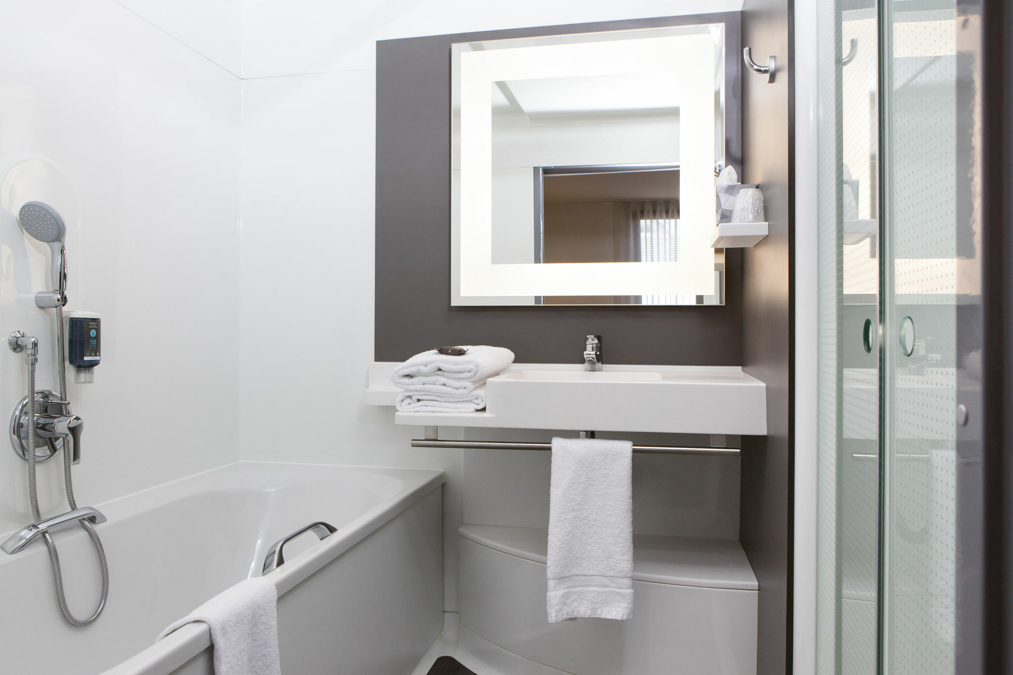 Novotel Paris Malmaison Hotel 4*